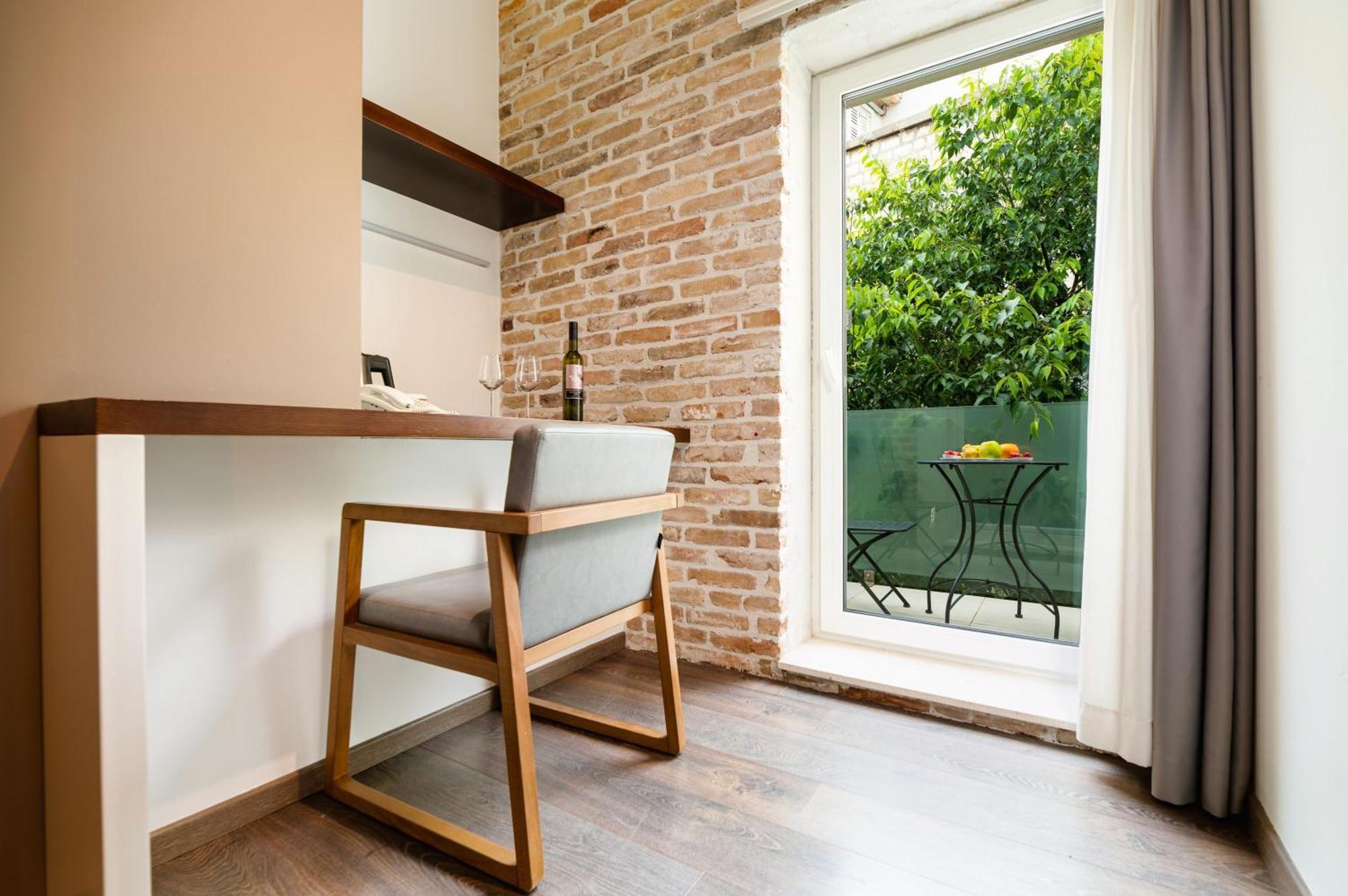 Azur Luxury Guest house