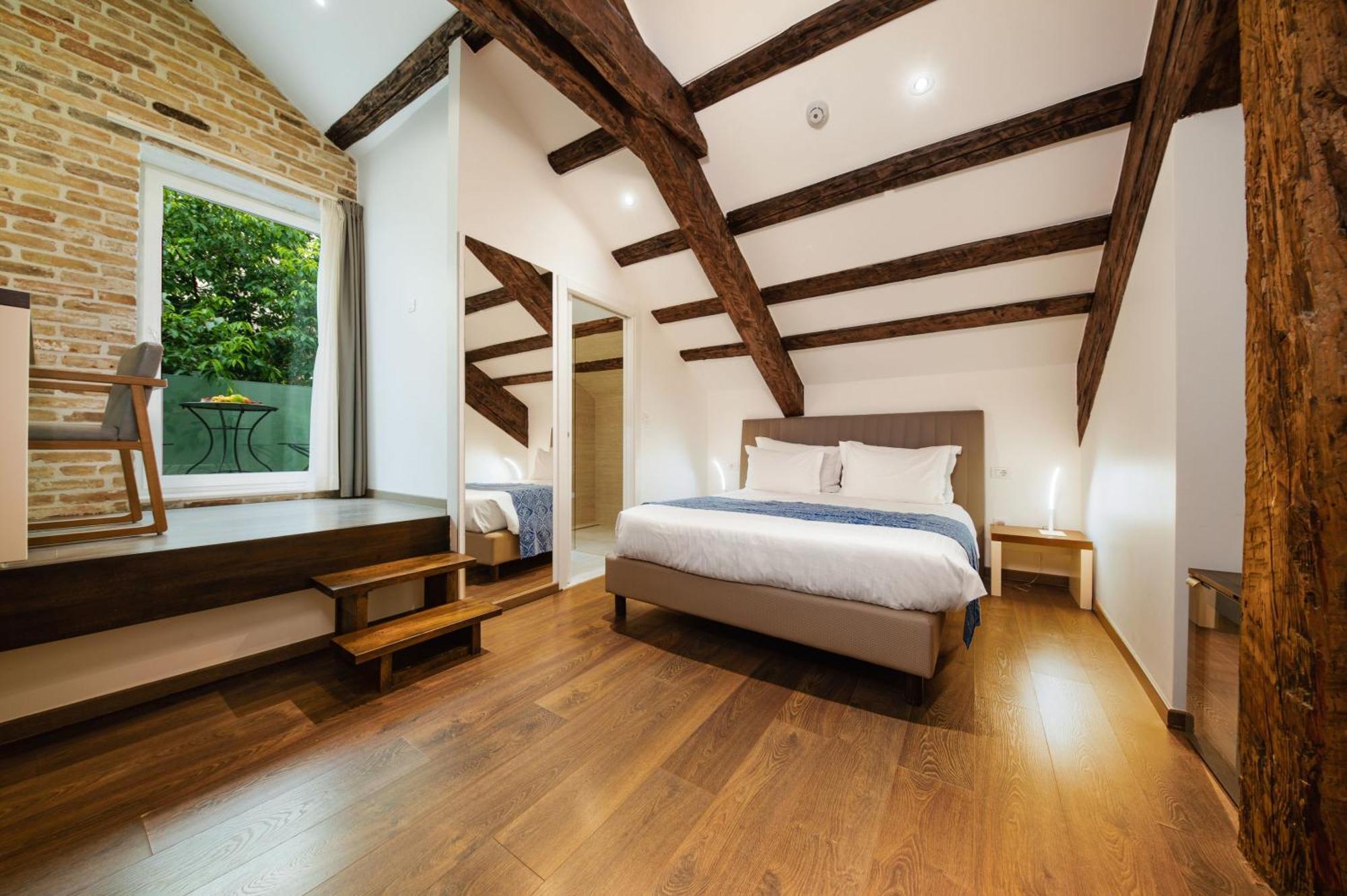 Azur Palace Luxury Gjestgiverier 4*