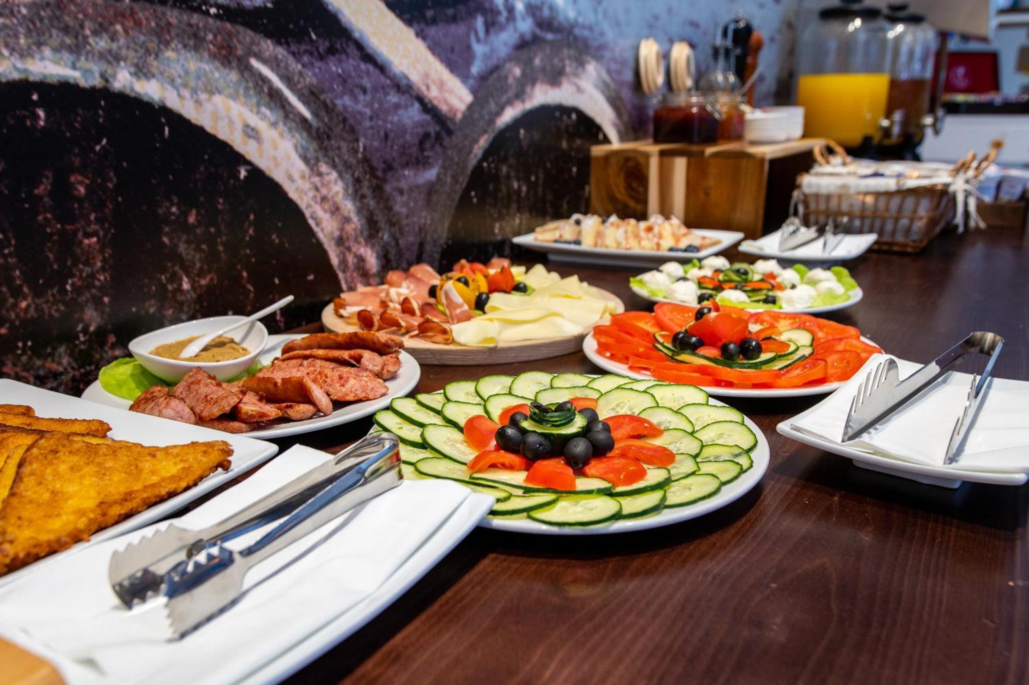 Azur Palace Luxury 4* Split